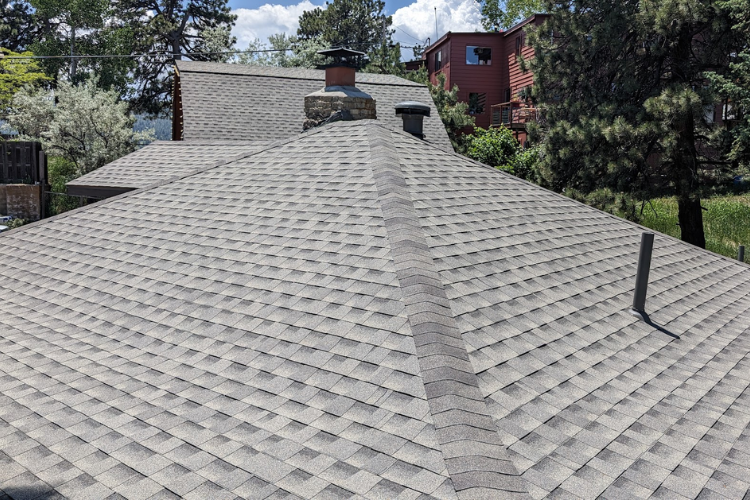 Asphalt shingles provide durability and elegance for this Pacific, MO, home